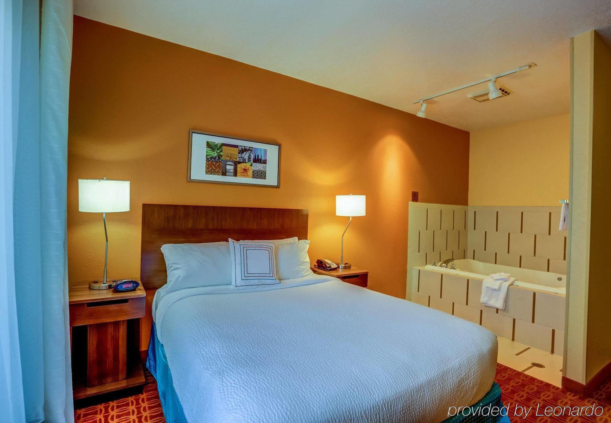 Comfort Inn & Suites Memphis Exterior photo